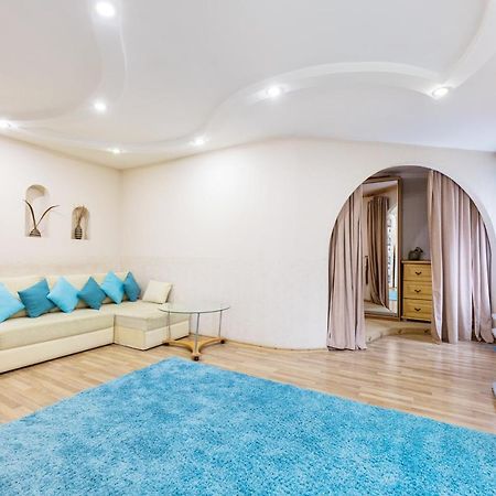 Apartmán На Палаце Спорта Kyjev Exteriér fotografie