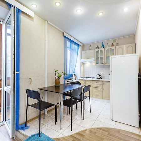 Apartmán На Палаце Спорта Kyjev Exteriér fotografie